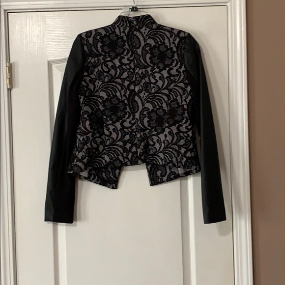 Blazer - Picture 4 of 5